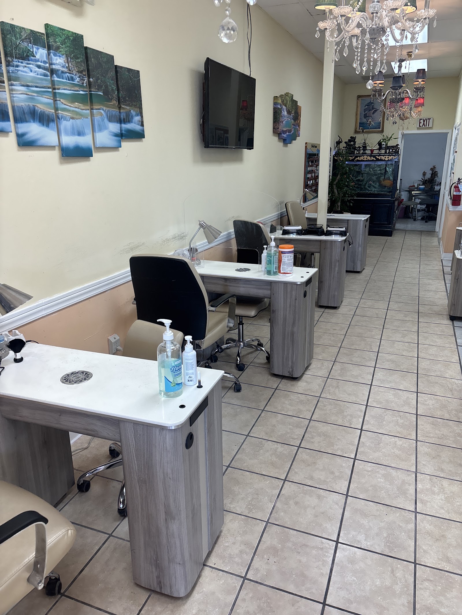 U.S. Nails & Spa nail photo 2